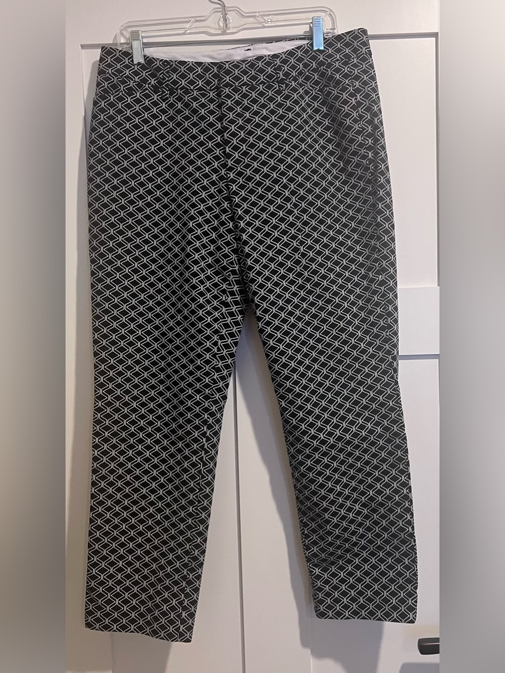 A.N.A. A New Aproach Women’s Black & White Geometric Diamond Ankle Pants Size 12
